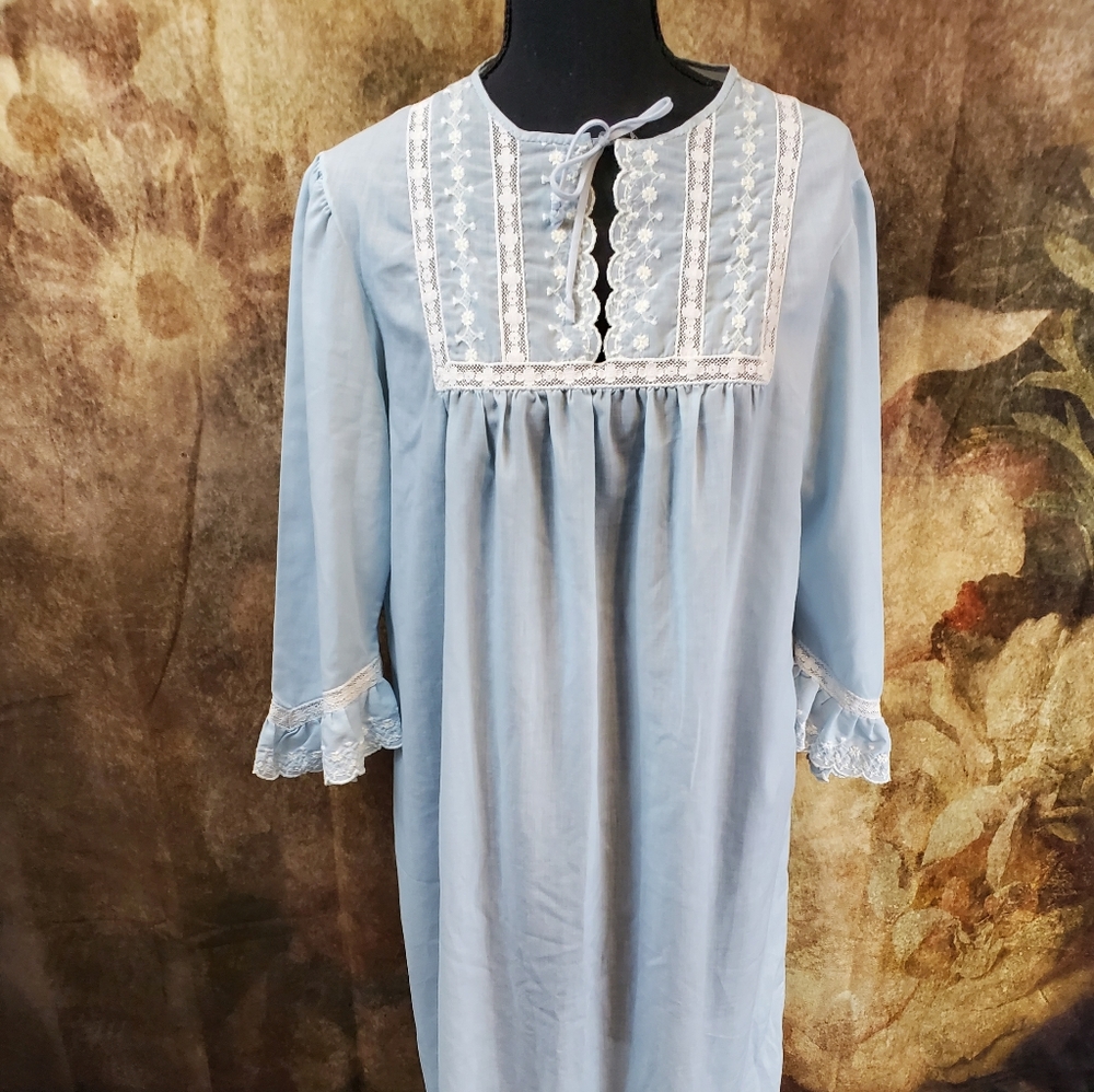 Vintage nightgown